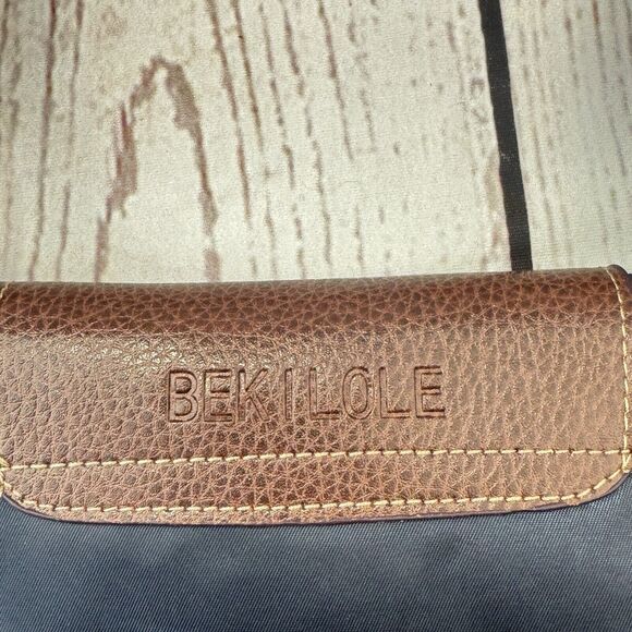 Bekilole Women's Spacious & Stylish Waterproof Shoulder Tote Bag in Classic Navy - Picture 6 of 11